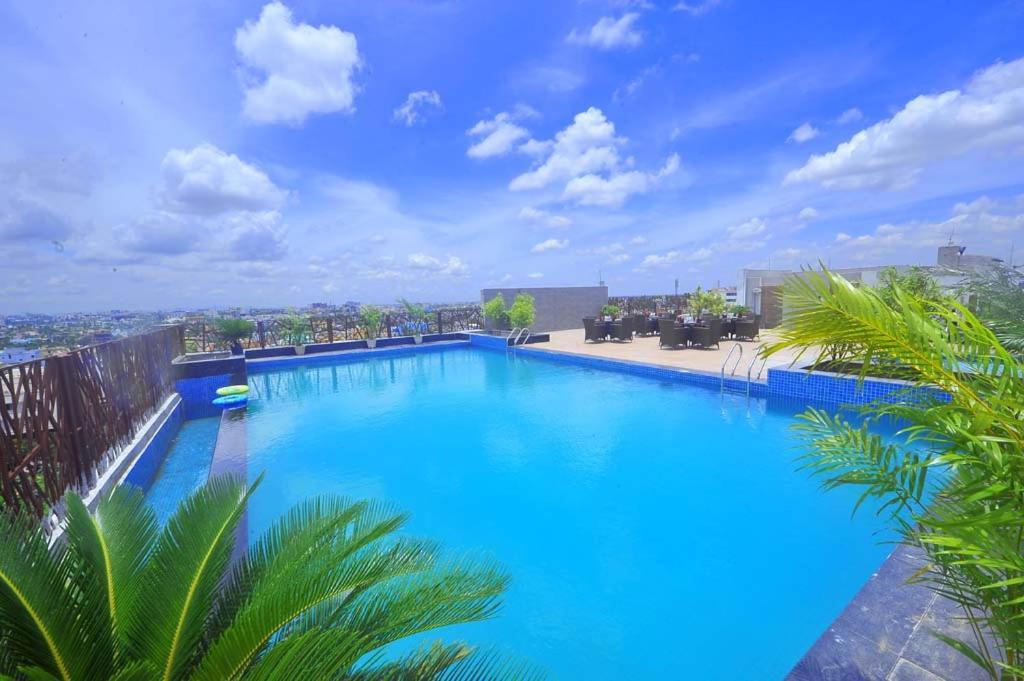 Pipul Padmaja Premium Hotel ブバネーシュワル エクステリア 写真
